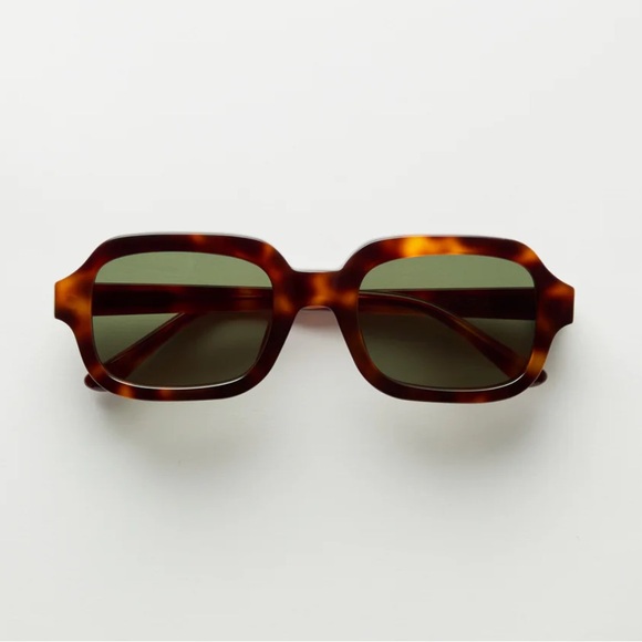 Tortoise Shell Sunglasses - Picture 4 of 4